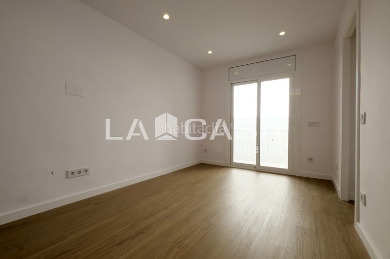 Foto 6044be4b-f71d-4b5e-a183-1e19ad0ec02f. Pis a Can Baró Barcelona