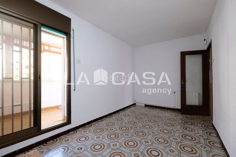 Foto 072752b7-369d-4d34-b78f-d84a2a211535. Ático en Prosperitat Barcelona