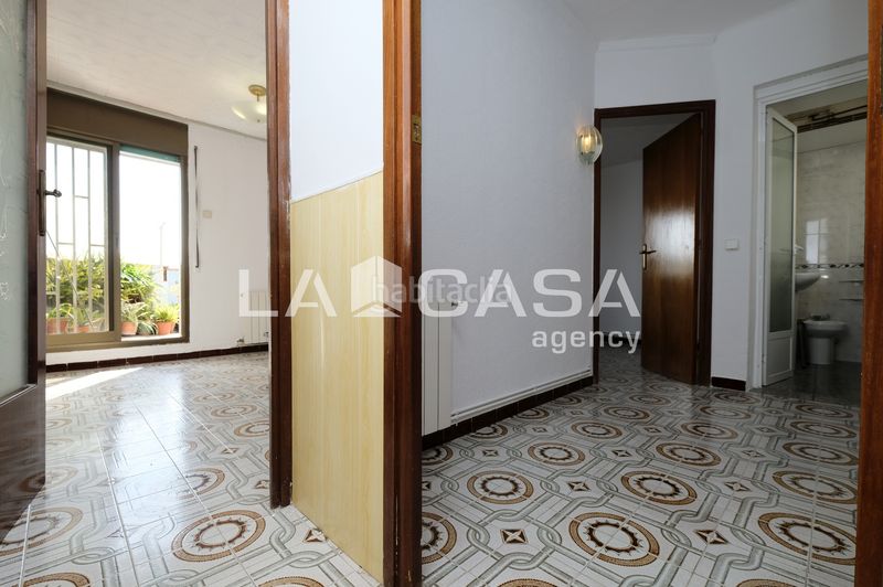 Foto 3ba546c0-b807-44b5-bee7-7aed1f3d3f78. Ático en Prosperitat Barcelona