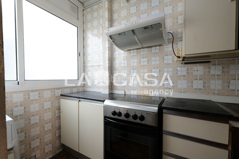 Foto 52c9d5bf-e850-43b4-be6a-7488106c993d. Ático en Prosperitat Barcelona