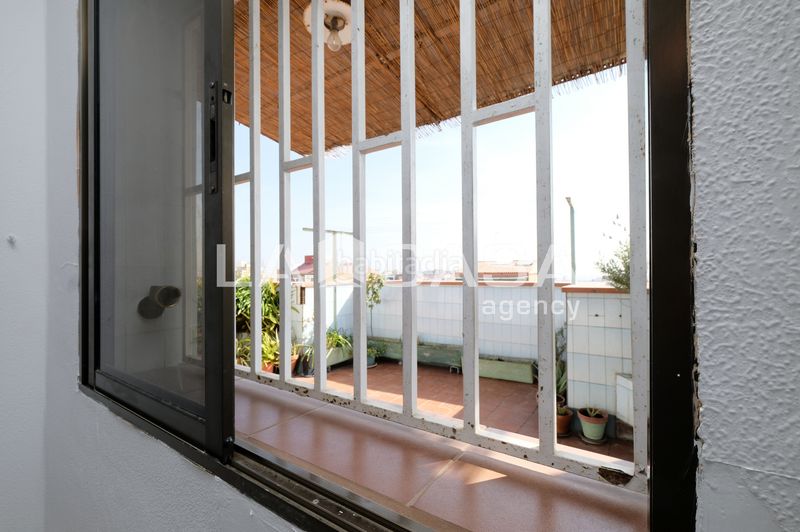 Foto 5b5871d2-531b-4bfc-9990-bcc27e32f9d1. Ático en Prosperitat Barcelona