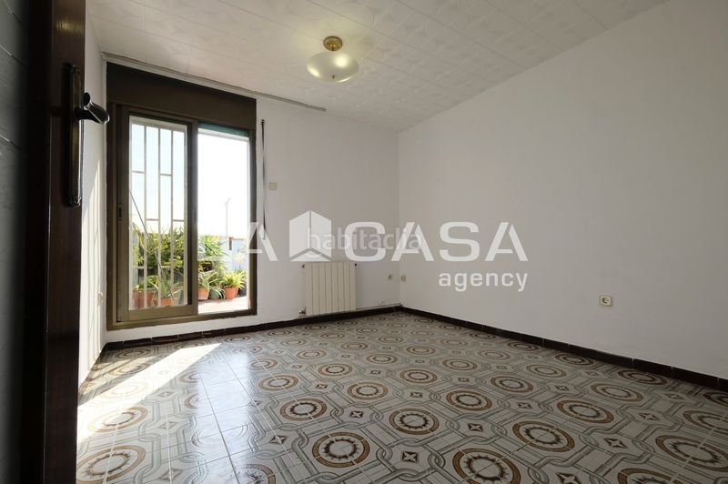 Foto a23f0891-b4c3-4a2e-b8b5-05b1b8e9ad1e. Ático en Prosperitat Barcelona