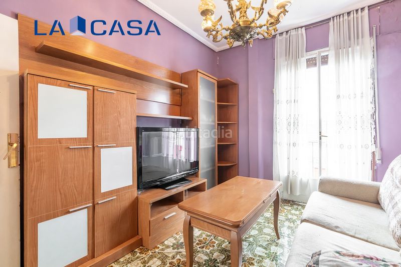 Foto bd4ef049-419a-4b24-8b1b-f51bf9b2e043. Piso en Delicias Madrid