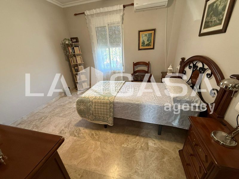 Foto c57e18bd-b86a-48b5-9d6b-599ee1756636. Xalet amb piscina a Olivar de Quintos Montequinto