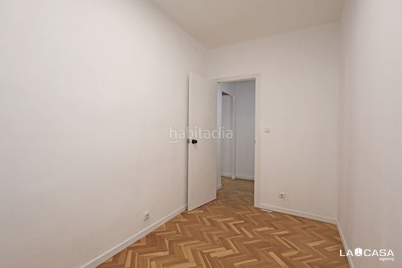 Foto 635e6c78-bb00-4b6b-9822-4d084a3a20c9. Pis a La Bordeta Barcelona