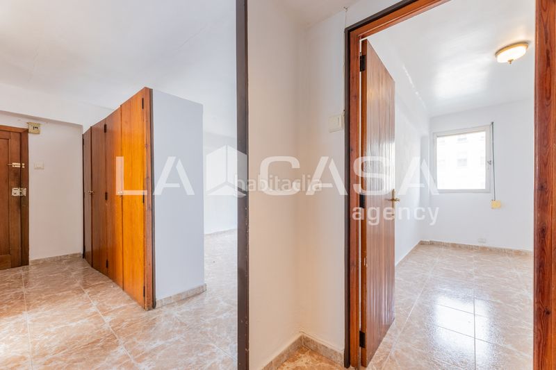 Foto f2850a40-7ea6-4b50-8f71-0cdee1b28f26. Pis a Trinitat Valencia