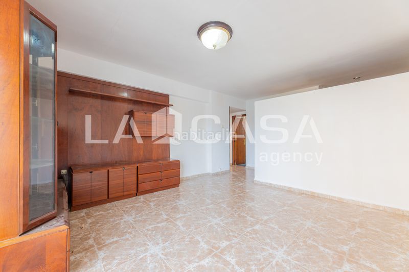 Foto f8c66a17-c17b-4bdd-8cd2-c19849a1e0c2. Pis a Trinitat Valencia