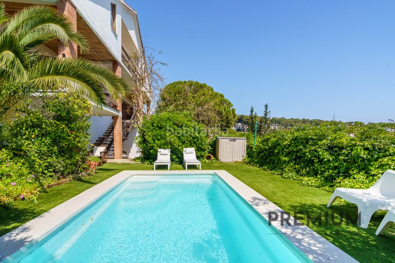Foto a72aebd0-6966-4049-9060-cd863c3228ee. Casa amb calefacció aparcament piscina a Montmar Castelldefels