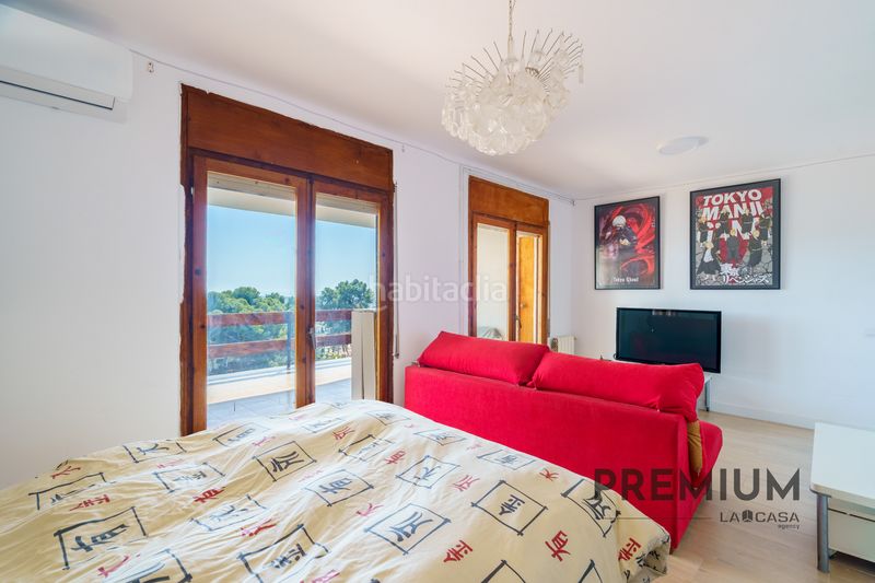 Foto e9c59c84-8f01-4d81-be93-74cedf9c7b95. Casa amb calefacció aparcament piscina a Montmar Castelldefels