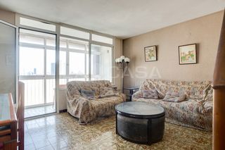 Zweistöckige Wohnung in La Verneda - La Pau