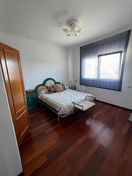 Foto 8f7596d8-fa63-439b-9734-d4c24bd102ee. Casa amb aparcament a Lluminetes Castelldefels
