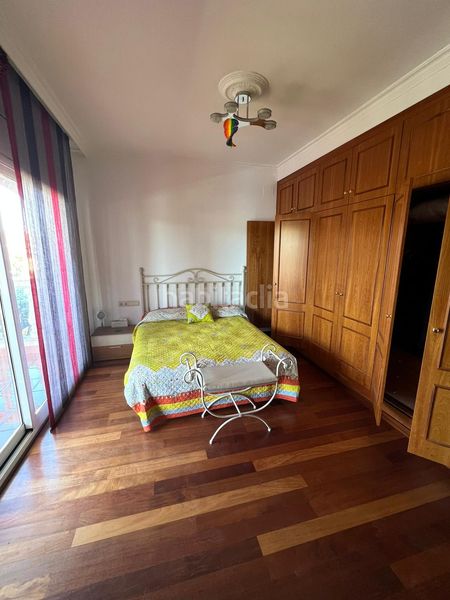 Foto b131fe53-6645-4190-bcbd-19487b35a911. Casa amb aparcament a Lluminetes Castelldefels