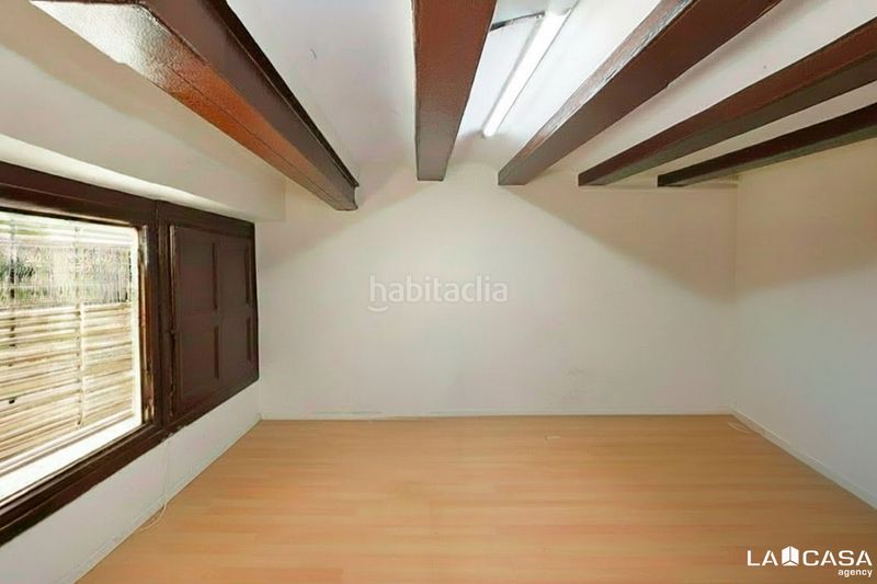 Foto a9087b5b-2757-4e1c-8db0-a84aff24cbdd. Dúplex a Raval Barcelona