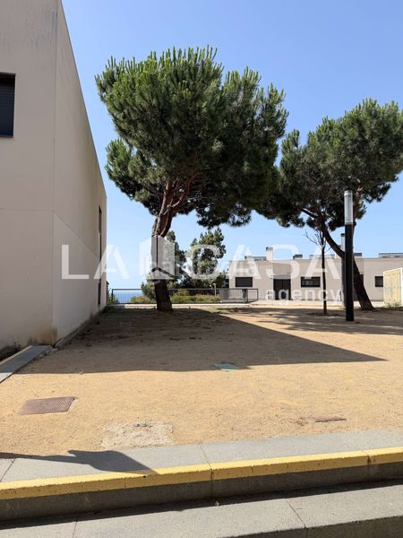 Foto a41529e2-4c4a-4454-8573-cc025b56bf57. Pis amb calefacció aparcament a Premià de Dalt