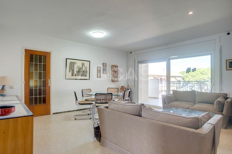 Appartement avec piscine dans La Pineda Castelldefels