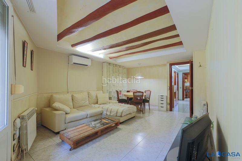 Foto eeedb8cd-36d8-4651-a232-8694b6c8d94f. Pis a Hostafrancs Barcelona