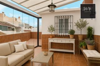 Maison jumelée à Centro. Chalet adosado en venta en centro