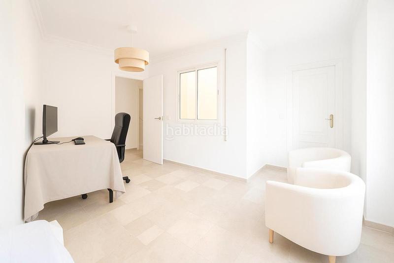 Foto 99ebe7ae-6f71-4fe3-8bf2-741f50cdbac6. Zweistöckige wohnung mit heizung in Centro Histórico Málaga