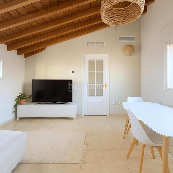 Foto da93f920-7a93-45a8-b37b-a45b44247c7c. Zweistöckige wohnung mit heizung in Centro Histórico Málaga