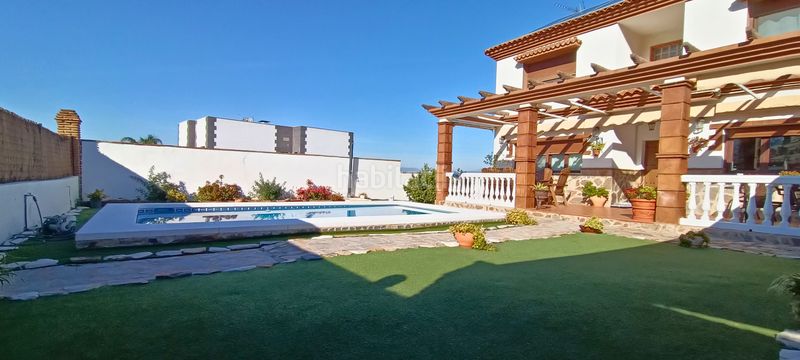 Foto 0ab3dc88-6642-44f9-92b0-f8ace348f085. Chalet con camino parcheggio piscina in Capellanía - Retamar Alhaurín de la Torre