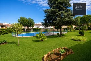 Casa adossada a Avenida de Málaga 121