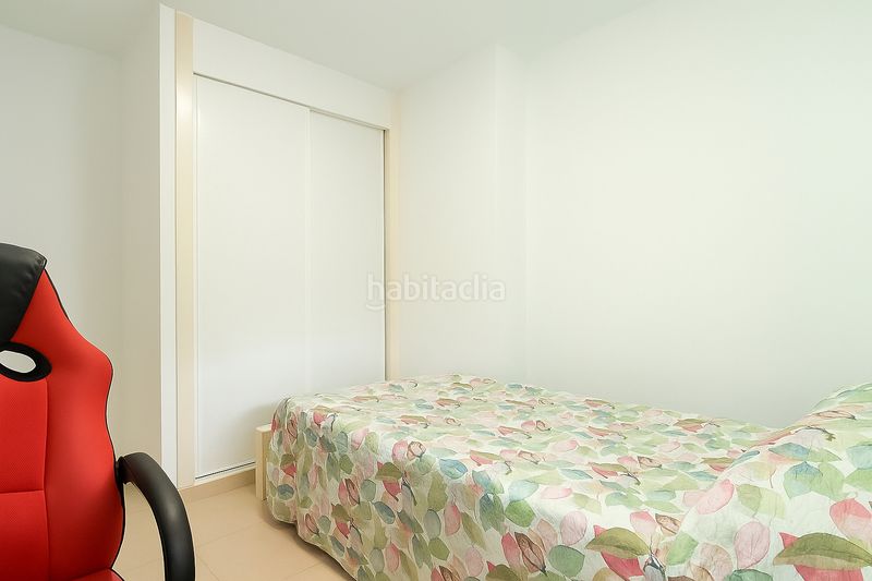 Foto 40e18849-d7f8-48c3-a9cb-ce98c9f60c8a. Casa aparellada amb xemeneia aparcament piscina a Málaga