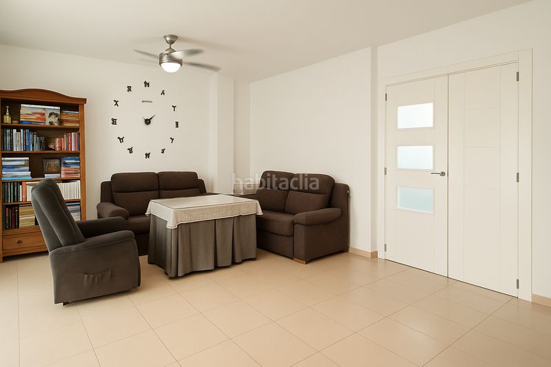 Foto 658fa21c-642e-4d49-8c44-06e48637d8b5. Casa aparellada amb xemeneia aparcament piscina a Málaga
