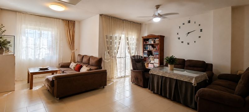 Foto 688cb5e5-208d-4250-ba80-11da83d5c09c. Casa aparellada amb xemeneia aparcament piscina a Málaga