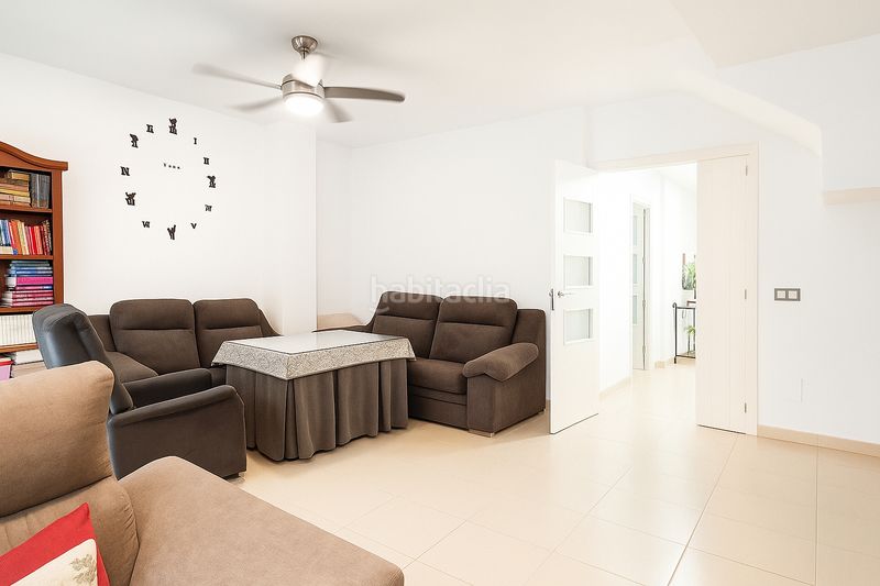 Foto a918b617-331f-45f9-bd55-7540ab39af8d. Casa aparellada amb xemeneia aparcament piscina a Málaga