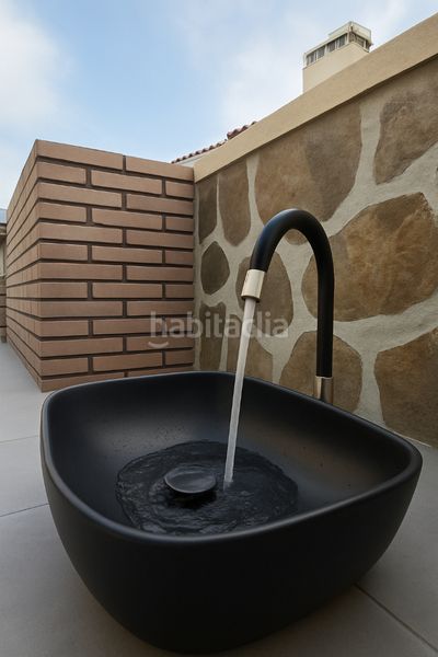 Foto aae12c5c-35f8-4693-8b36-468528cb5a79. Casa aparellada amb xemeneia aparcament piscina a Málaga