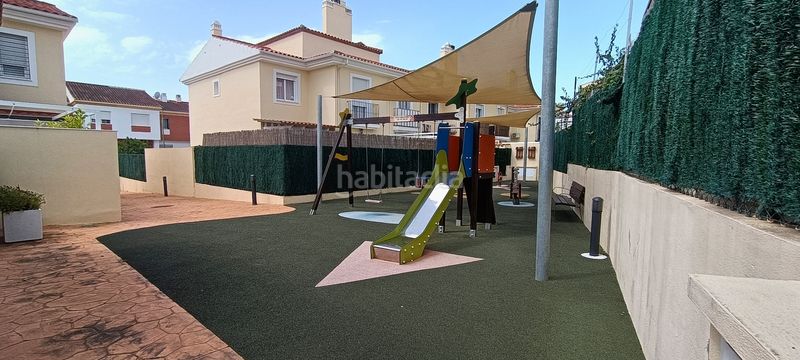 Foto c4083ca6-6215-44a7-8220-908d2ab1838a. Casa aparellada amb xemeneia aparcament piscina a Málaga