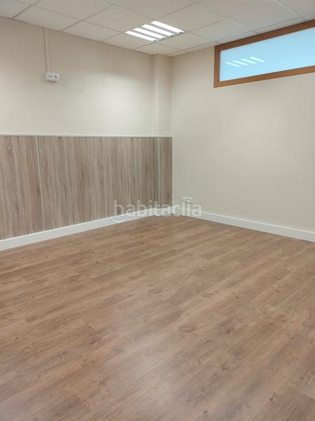 Foto 2424bfa9-4cec-4c7b-a5fa-c822229f7e11. Miete büro in carrer rec 37 in Canovelles