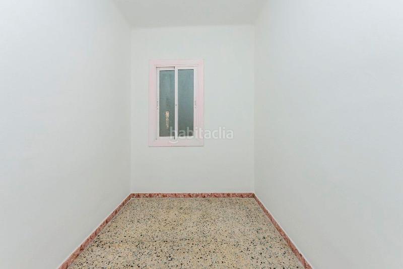 Foto 7ffb10b4-6ada-4ecc-bd59-ef7b4a6c415b. Piso en carrer àngel guimerà 15 atencion inversores!!!!!!!!!!! en Granollers