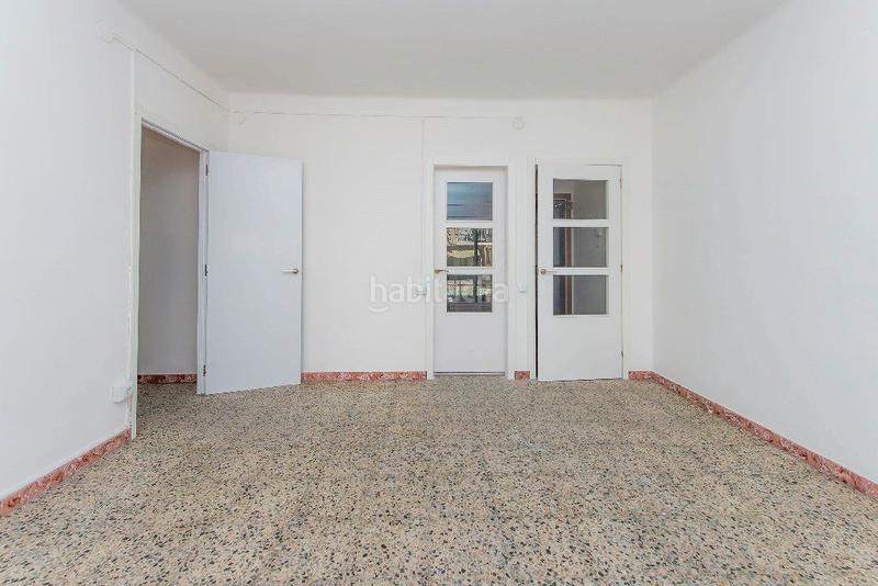 Foto ba4a28e5-8b48-4aed-9159-c4d37a7524b3. Piso en carrer àngel guimerà 15 atencion inversores!!!!!!!!!!! en Granollers