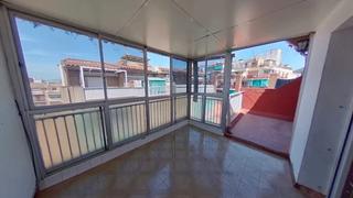 tic  Carrer de sant pau. Atico con terraza.183.000