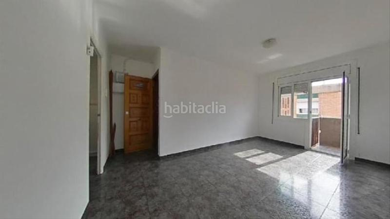 Foto b4cdb481-a48d-42fa-858e-4716d73fafef. Piso en carrer d'archidona 23 ideal inversores en Sabadell
