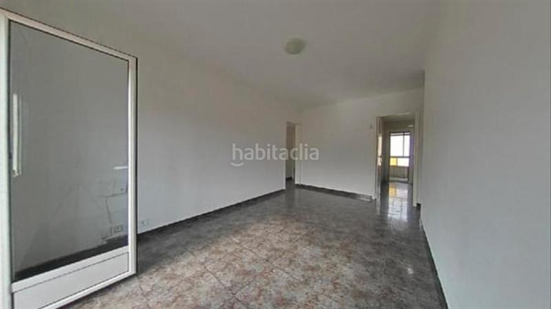 Foto d9c80313-e432-473c-b15e-686ad4f8b28a. Piso en carrer d'archidona 23 ideal inversores en Sabadell