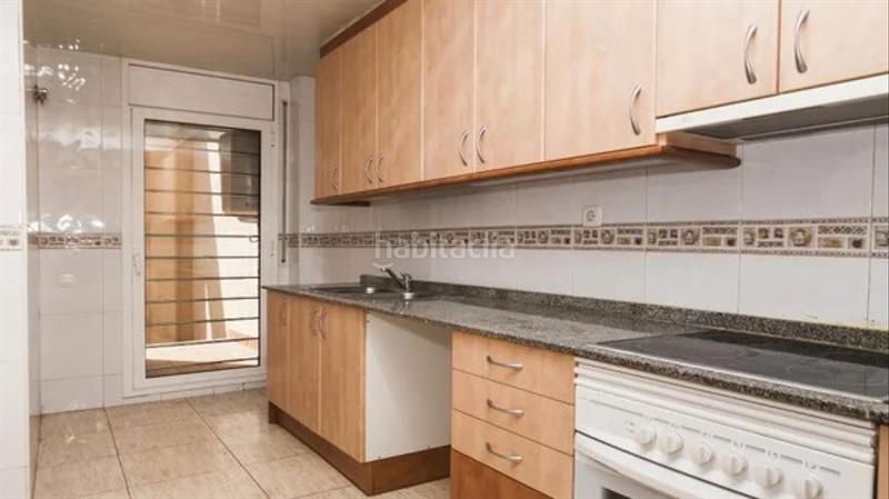 Foto 0347b38a-5b57-4c0c-8e26-7949de90716f. Pis a plaça de l'esbart dansaire de Rubí 133 a La Serreta Rubí