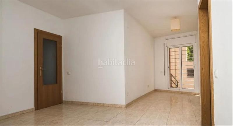 Foto 811077e3-76c1-4274-80c1-2b8adc70f947. Pis a plaça de l'esbart dansaire de Rubí 133 a La Serreta Rubí