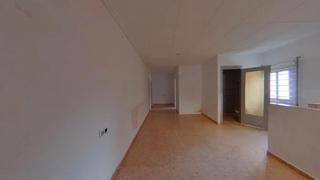 Piso  Carrer de l'escultor clar. piso a reformar en la maurina, terrassa! ???