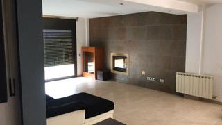 Maison jumelée  Avinguda montnegre. ?? amplia casa en venta en la urbanización collsacreu – vallgorg