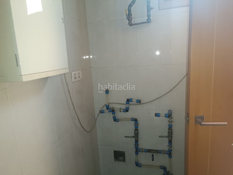 Foto 08af2b71-d4ec-489e-90ca-301af3c1c243. Casa adossada amb aparcament piscina a Can Rull Sabadell