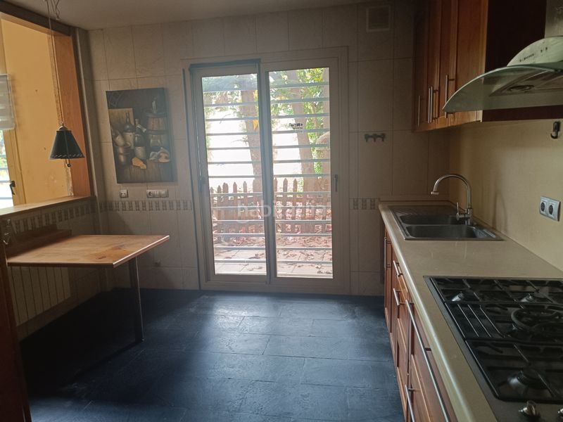 Foto 47beb813-e8d6-4cde-8483-7f0d75421f67. Casa adossada amb aparcament piscina a Can Rull Sabadell