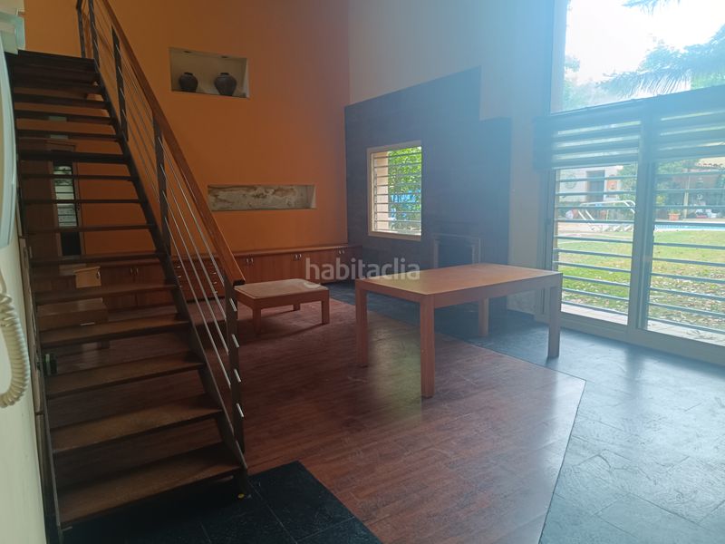 Foto 610a4055-4f3b-44b3-a4e2-b381789c3290. Casa adossada amb aparcament piscina a Can Rull Sabadell