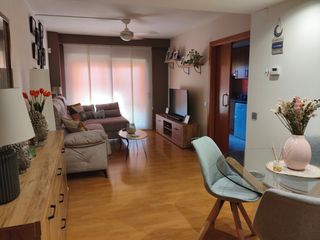 Piso  Avinguda de marie curie. Piso vpo de 3 habitaciones con parking y trastero – avenida mari