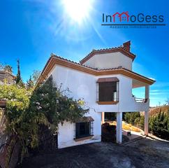 Chalet  Urbanización esperanza molina. Se vende chalet en benajarafe