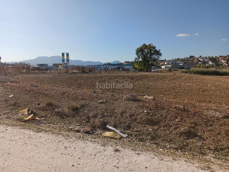 Foto cc73bb13-4596-488c-b912-4af692ffa9b7. Terrain industriel dans Coín