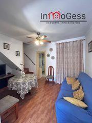 Casa adossada  Calle concordia. Gran oportunidad de comprar casa en coín