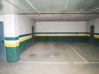 Aparcament cotxe a Calle clara campoamor 7. Venta garaje coche + moto + trastero