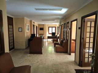 Appartamento  Calle juan morrison. Piso-oficina amplio y bien situado.